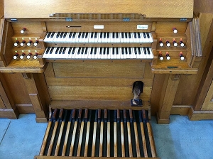 Covenant Church Organ Console