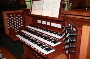 Living Word Lutheran Church organ console